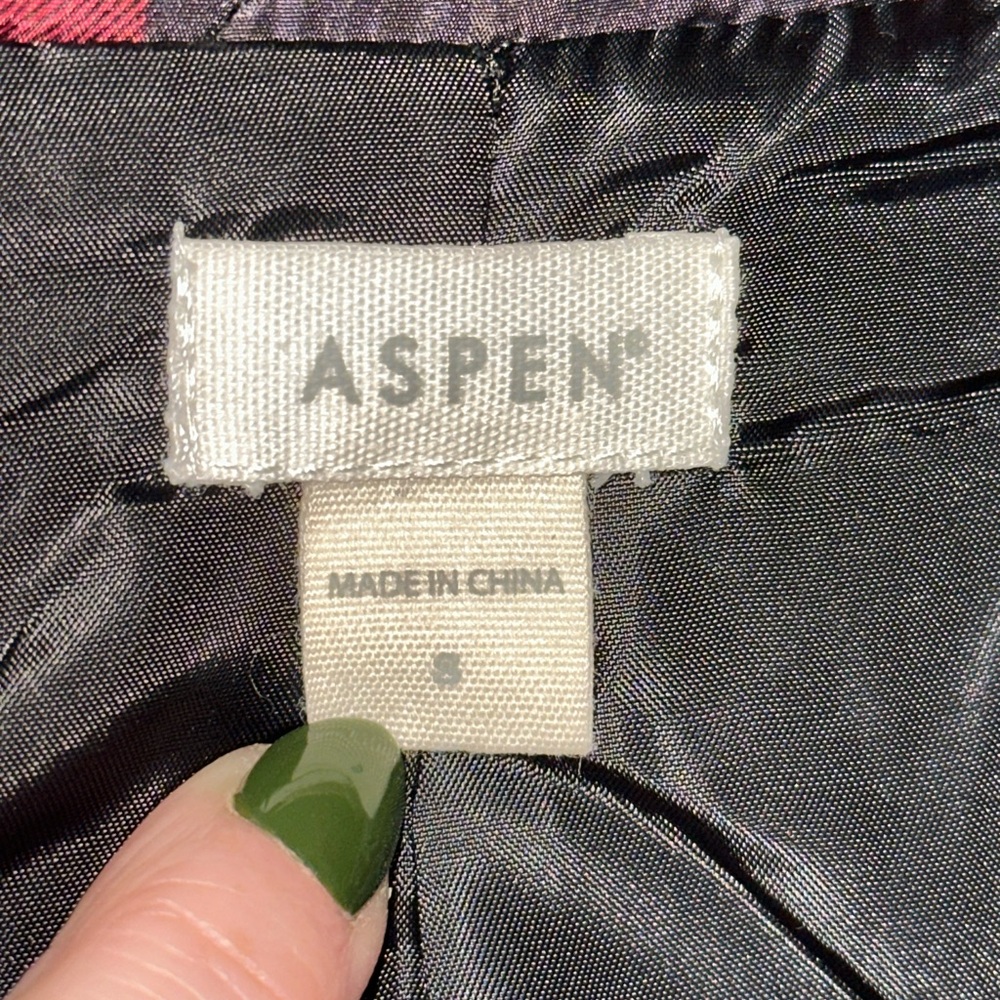 ASPEN Buffalo Plaid Puffer Vest - Picture 6 of 7